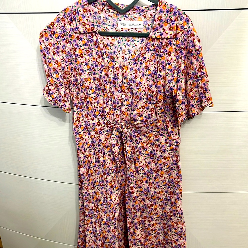 Girl’s Zara dress